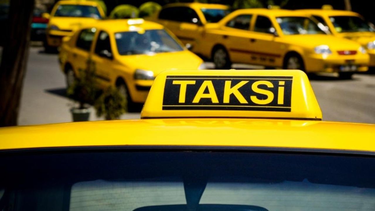 Taksi ücretlerine yapılan zam, hem vatandaşın hem de bazı taksicilerin tepkisini aldı