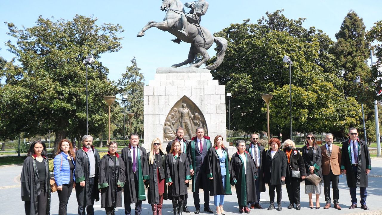 Samsun'daki Atatürk Onur Anıtı'na yapılan saldırının duruşmasına Giresun Barosu'ndan destek