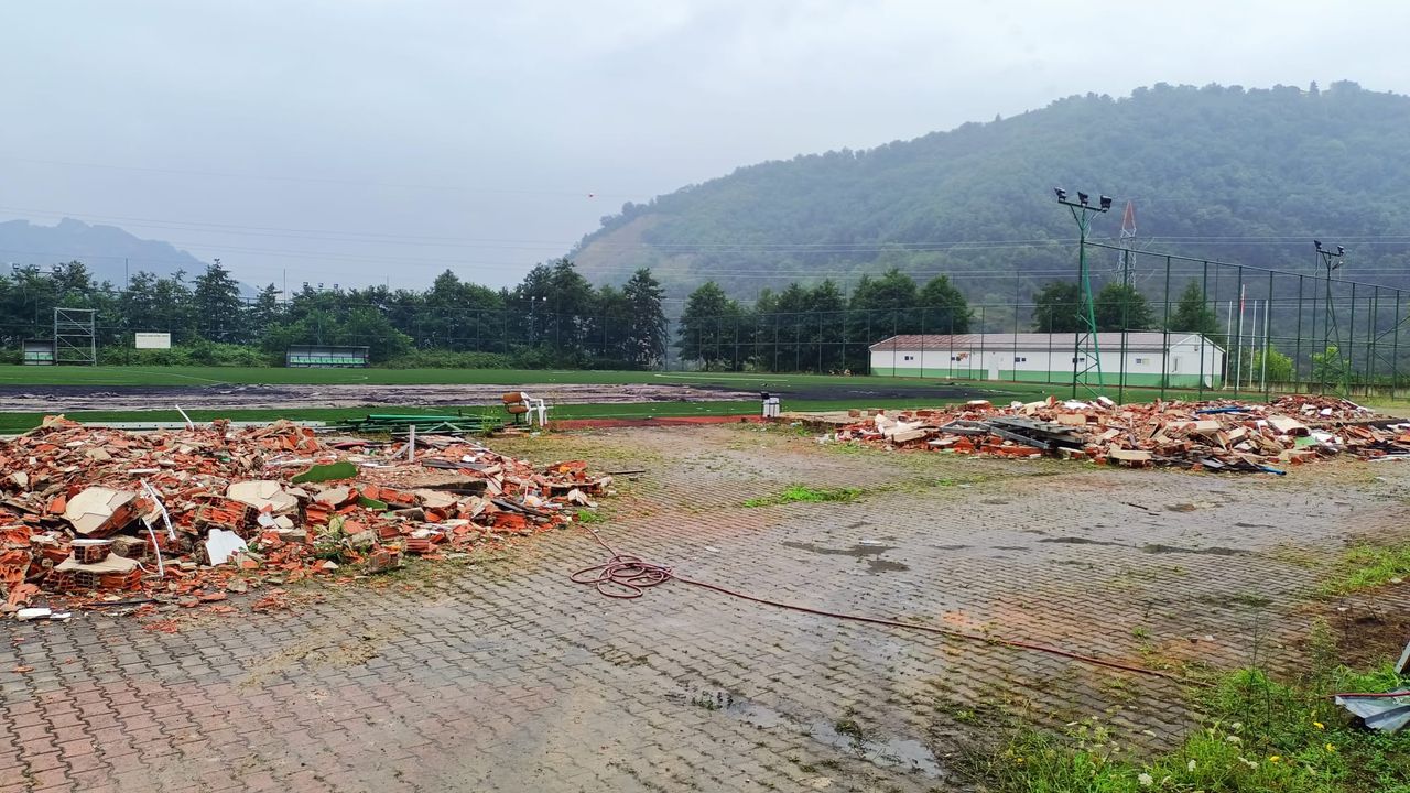 Organize Sanayi Futbol Sahası'nın yıkımından Bakanlığın haberi yok