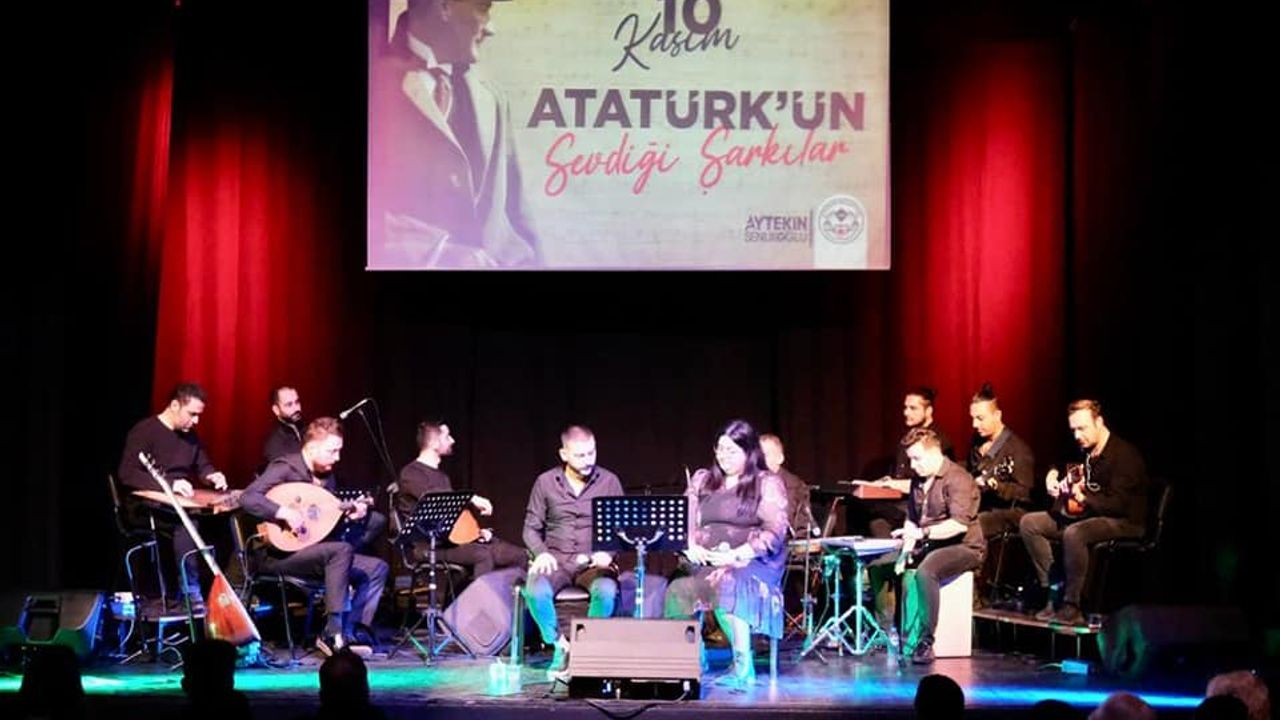 Atatürk’ü sevdiği şarkılarla andık