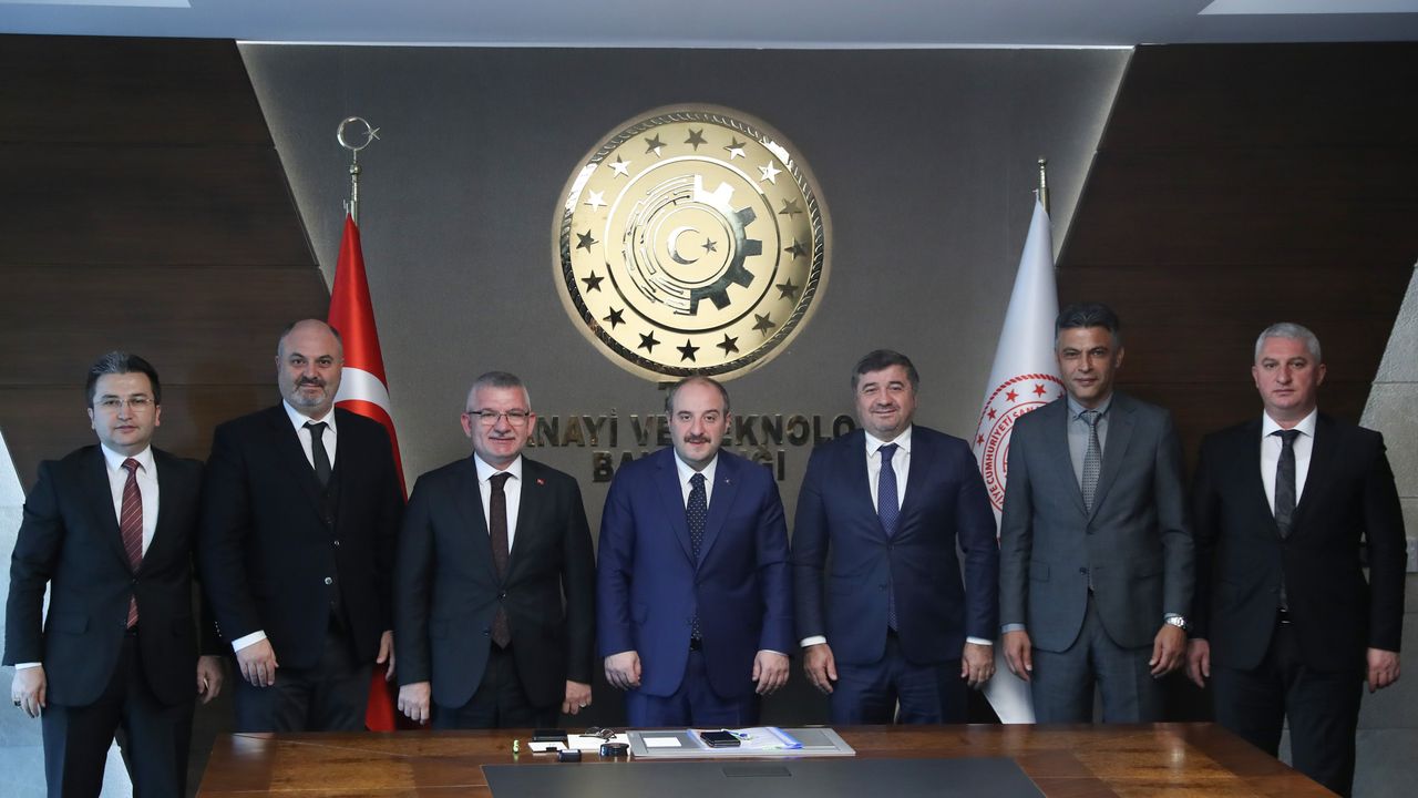 Şenlikoğlu, Sanayi ve Teknoloji Bakanı Mustafa Varank ile görüştü