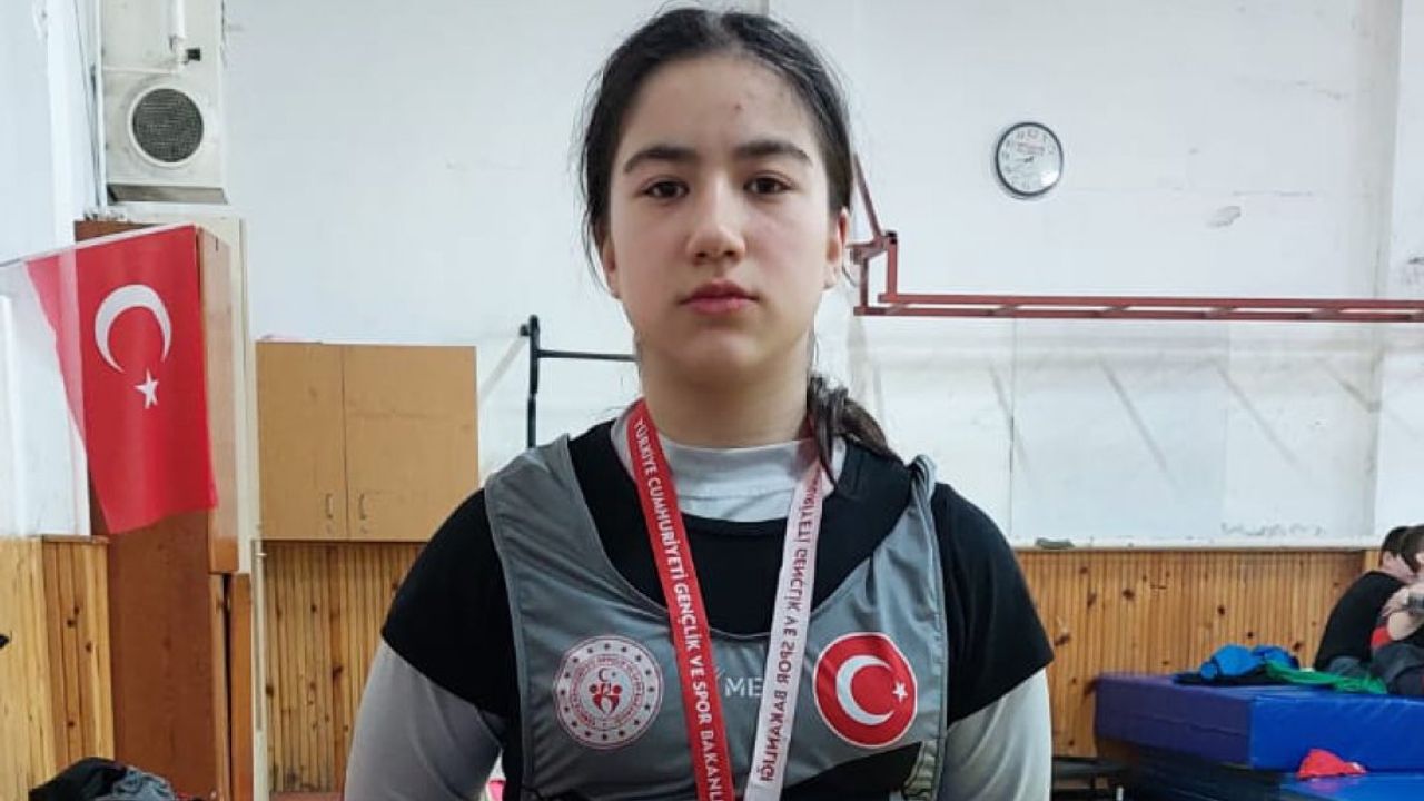 Bilek Güreşi Sporunda, Deva Dübüş'ten Türkiye Şampiyonluğu