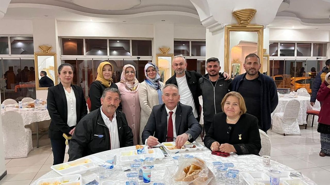 Şebinkarahisar Esnaf ve Sanatkarlar Odası Başkanı Oktay Alp'dan iftar yemeği