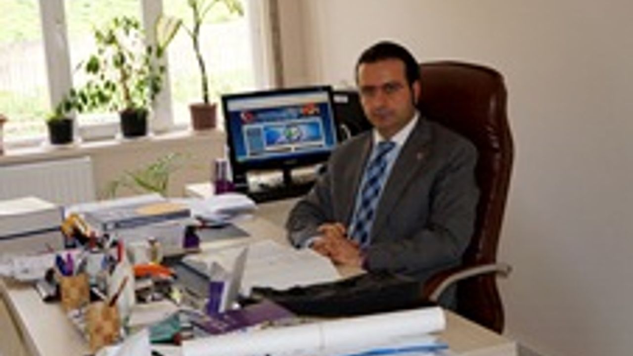 Giresun Üniversitesi Öğretim Üyesi Prof. Dr. Şengül'den tiroid cerrahisi açıklaması