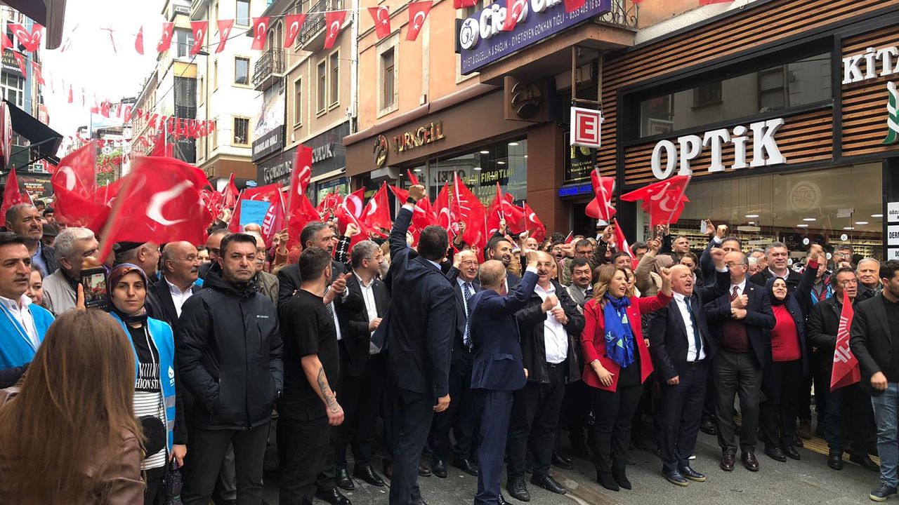 CHP Giresun'da "Demokrasi Yürüyüşü" ile seçim çalışmalarını tamamladı
