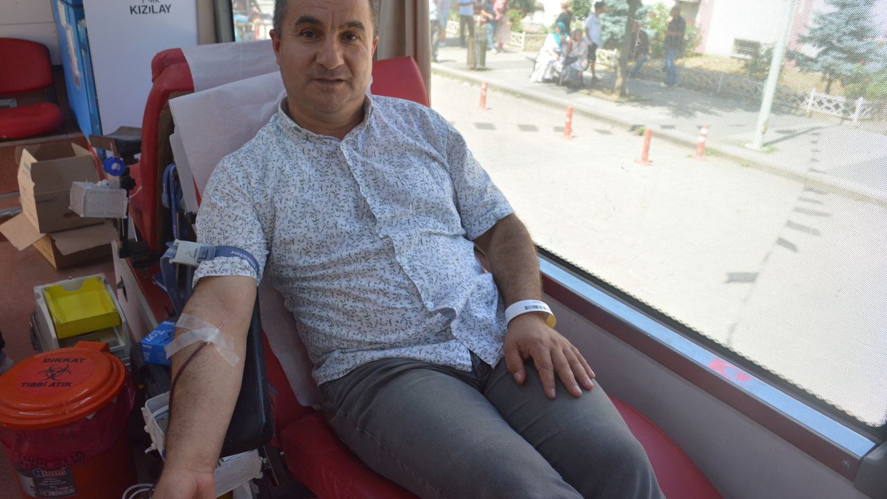 Türk Kızılay'ına 45 Ünite Kan Bağışlayan Kişi Ödüllendirildi