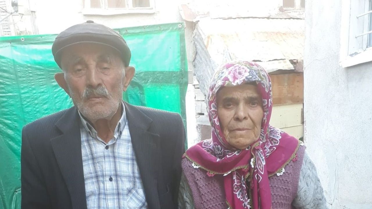 Yangından dolayı evsiz kalan yaşlı çift destek bekliyor