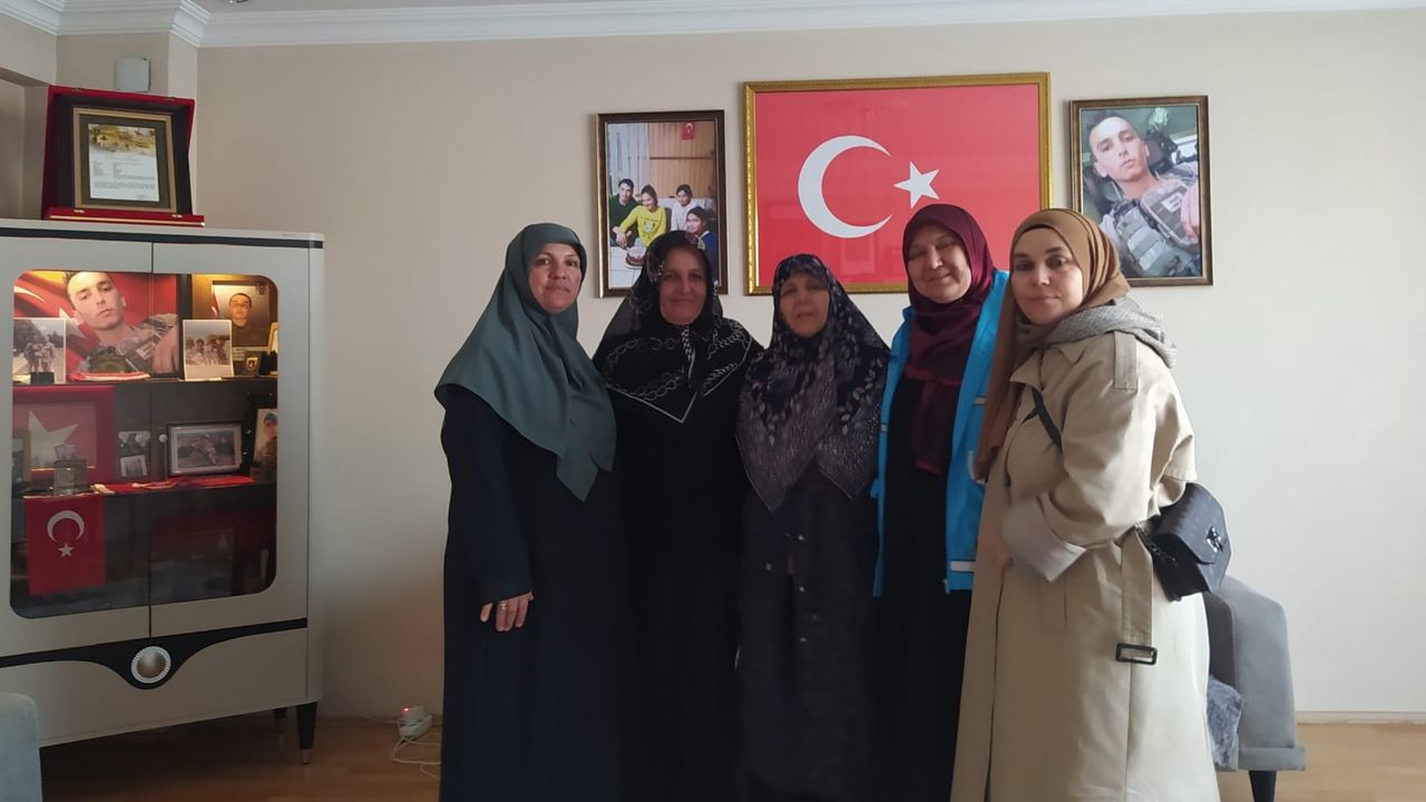 Türkiye Diyanet Vakfı Espiye Şubesi üyelerinden şehit ailesine ziyaret