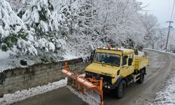Kar yağışı nedeniyle 38 köy yolu ulaşıma kapandı