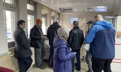 Karadeniz'de 5 ilde EYT'li vatandaşlar SGK önünde yoğunluk oluşturdu