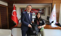 Enver Ünlü, Türkiye Şampiyonu Deva Dübüş’ü Tebrik Etti