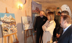 Sabri Öztürk  ’Yedi Renk Uçhisar’ sergisinin açılışını yaptı.