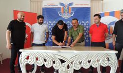 Eynesil Belediyespor Futbol takımı imza töreni gerçekleştirdi