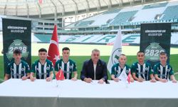 Giresunspor, genç oyuncularla profesyonel sözleşme imzaladı