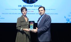 Dr. Öğr. Üyesi Mehtap Özsoy'a Zeytinburnu Belediyesi'nden Ödül