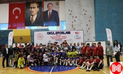 Futsal müsabakaları nefes kesti