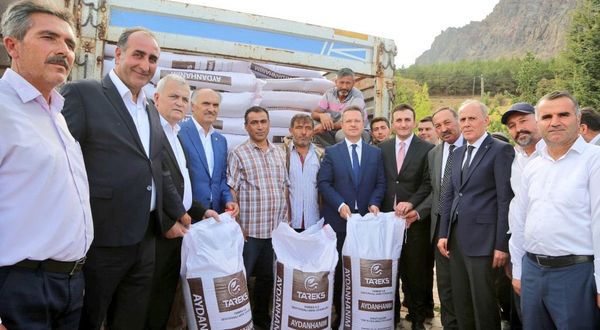 Vali Ünlü, TAKEP Projesi Kapsamında Çiftçilere Hibe Sertifikalı Tohum Dağıtımını Başlattı