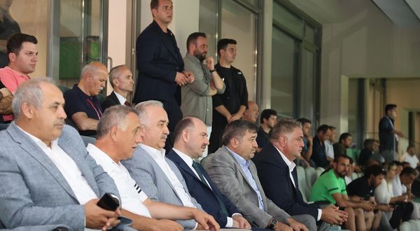 Vali Serdengeçti, Giresunspor Maçını Takip Etti