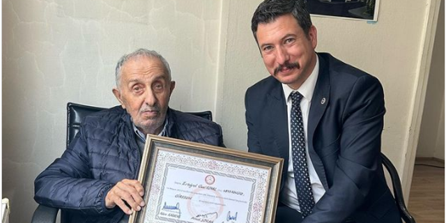 Ertuğrul Gazi Konal İhsan Doğan'ı ziyaret etti