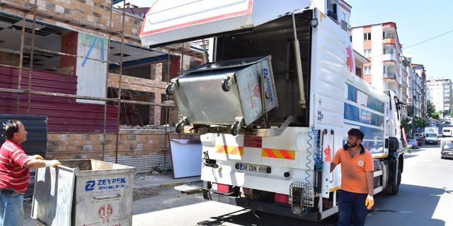 Giresun Belediyesi,  konteynerleri yıkama ve dezenfekte çalışması başlattı