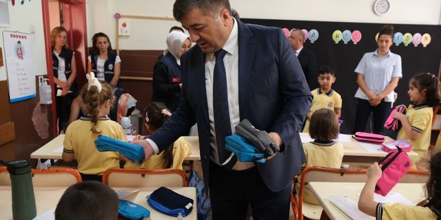 Şenlikoğlu, Yeni Eğitim Öğretim Döneminde Öğrencilerle Bir Araya Geldi