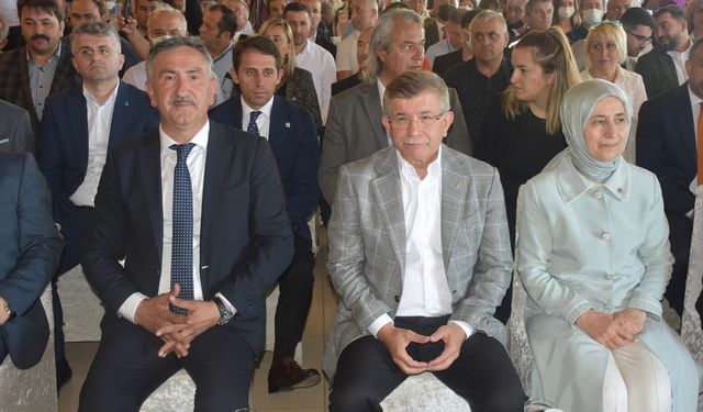 Ahmet Davutoğlu, partisinin Giresun 1. Olağan Genel Kurulu'na katıldı