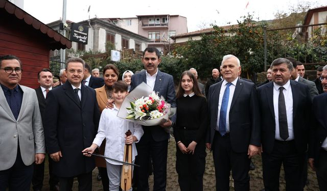 Bakan Kurum Doğu Park Galericiler sitesi ve Zeytinlik semtinde incelemelerde bulundu