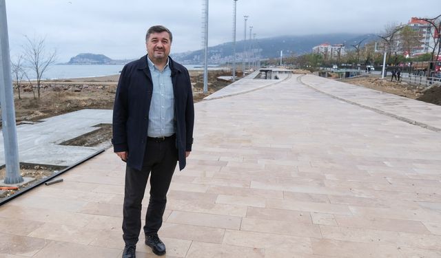 Başkan Şenlikoğlu, “Plajlar bölgesi ikinci etabının yeni deniz sezonuna yetiştirilmesini  hedefliyor"