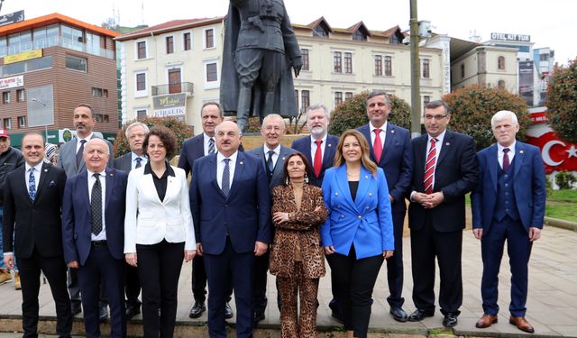 Uzunalioğlu, "Cumhuriyete ses, demokrasiye nefes olacağız"