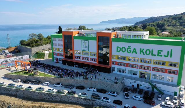 Giresun Doğa Koleji'nden YKS İl Birincilerine 'Hikmet Gezmiş Eğitim Bursu' verildi