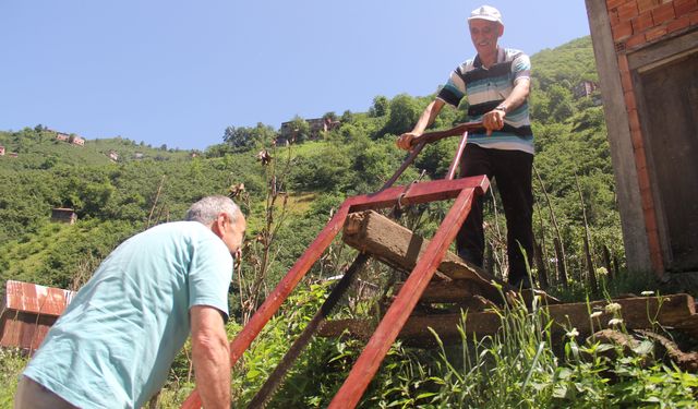 Unutulan meslek olan hızarcılığı yaşatıyor