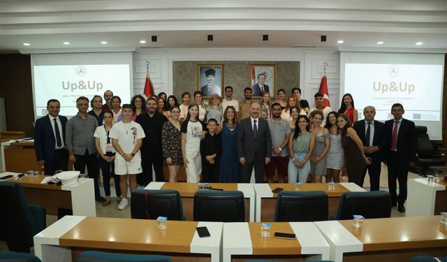 Vali Serdengeçti, Erasmus Değişim Programı Öğrencileriyle Bir Araya Geldi