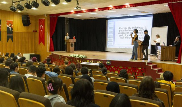 İngilizce Sesletim Yarışması Gerçekleşti