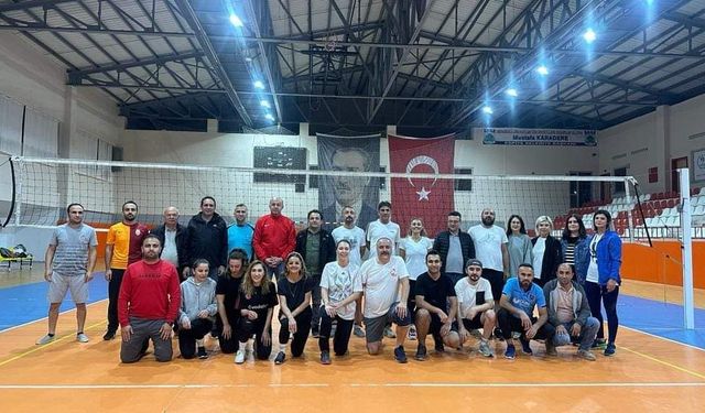 Espiye’de Öğretmenler Arası Voleybol Turnuvası Başladı