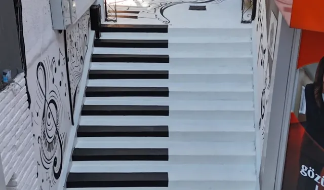 Giresun'da piyano merdiveni oluşturuldu
