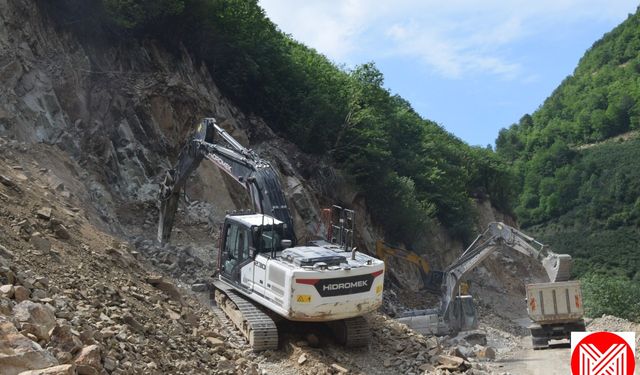 Giresun'da köy grup yolunda çalışmalar sürüyor