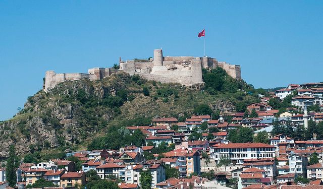 Kastamonu’da zincirleme trafik kazası: 1’i ağır, 2’si çocuk 12 yaralı