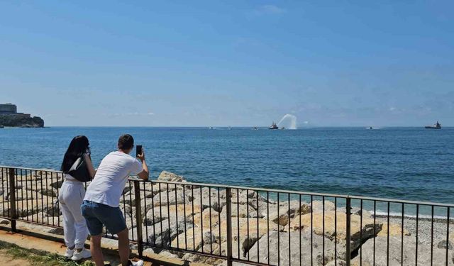 Kabotaj Bayramı’nı denizde su gösterisiyle kutladılar