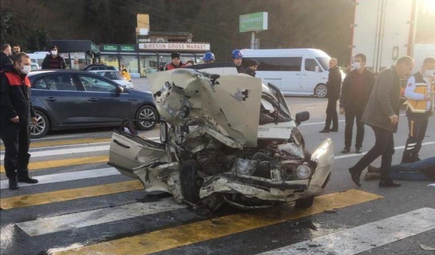 Keşap'ta trafik kazası: 1 ölü, 1 yaralı