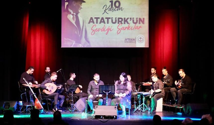 Atatürk’ü sevdiği şarkılarla andık