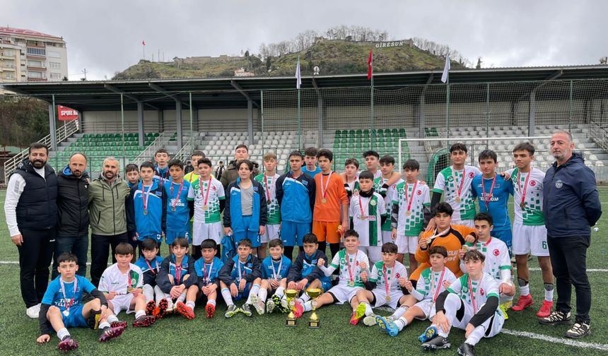 Giresun' da düzenlenen Ortaokullar Arası Futbol Turnuvası sona erdi