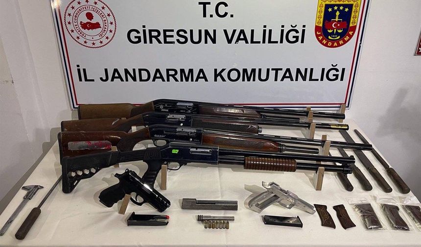 Giresun İl Jandarma Komutanlığı ekipleri tarafından 5 tane kaçak silah imalathanesi bulundu