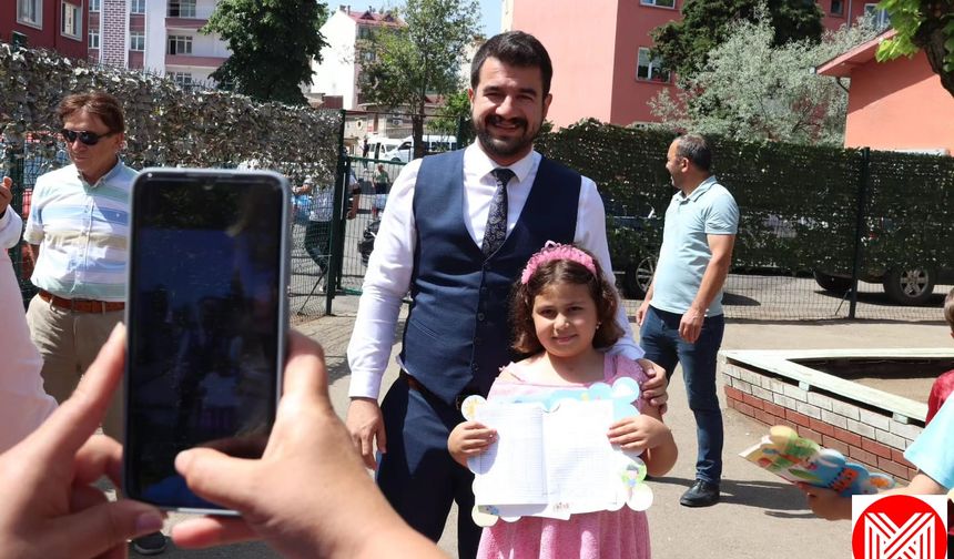 Piraziz Belediye Başkanı Mahmut Esat Ayyıldız, Öğrencilerin Karne Heyecanına Ortak Oldu