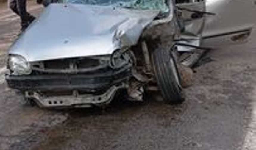 Giresun'da otomobil ile kamyonetin çarpıştığı kazada 1 kişi öldü, 4 kişi yaralandı